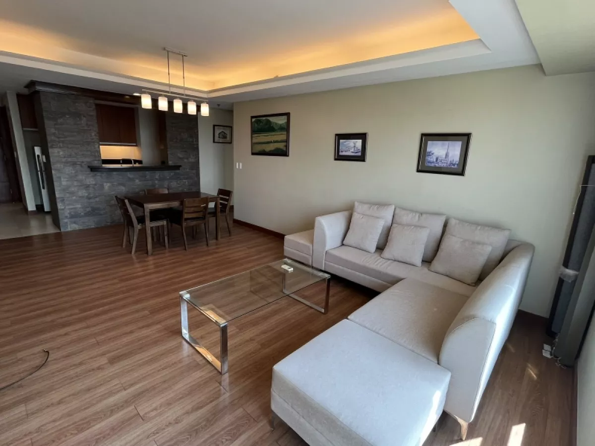 Spacious Condo Alabang05