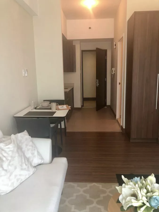 "Fully Furnished Studio Unit at Shang Salcedo, Makati City For Rent"02