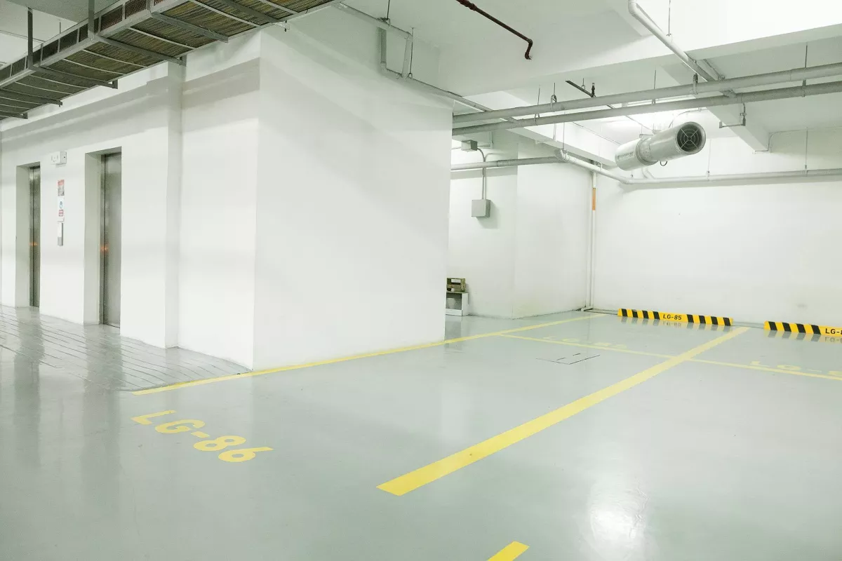 "Fully Furnished 3 Bedroom unit in St. Moritz, Taguig for rent"07