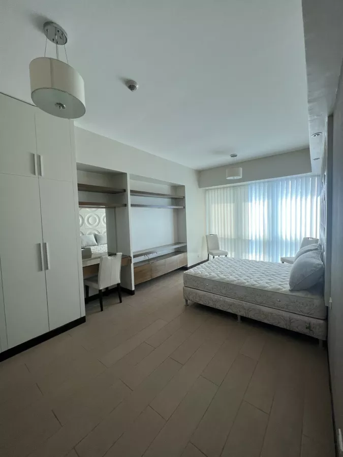 8 Forbestown for rent 3 bedroom Fully Furnished condo BGC Burgos Circle04