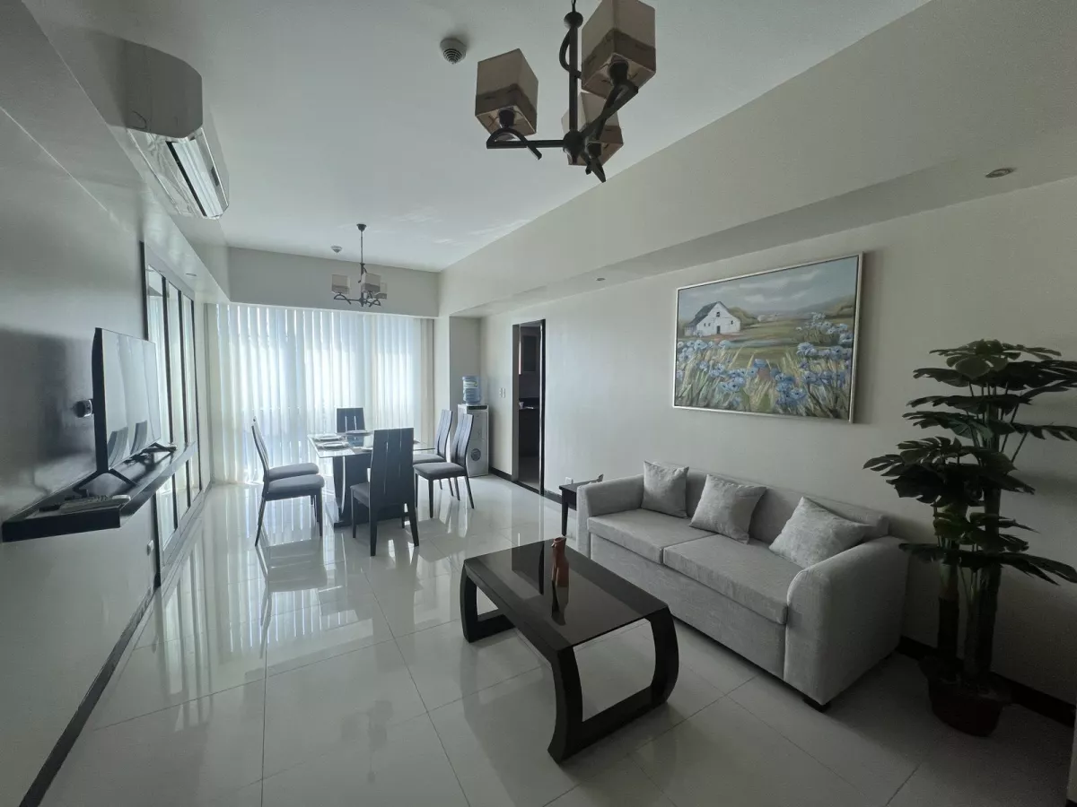 8 Forbestown for rent 3 bedroom Fully Furnished condo BGC Burgos Circle05