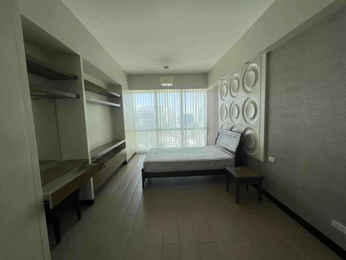 8 Forbestown for rent 3 bedroom Fully Furnished condo BGC Burgos Circle10