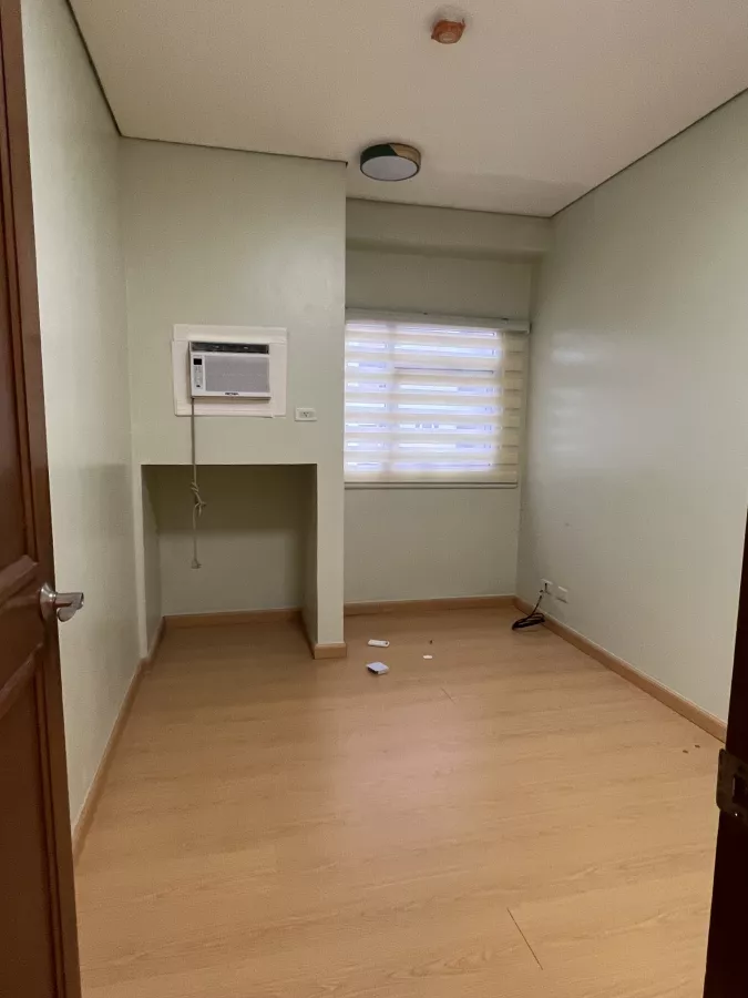 "Bi-level 3 Bedroom Penthouse Unit at One Gateway Place, Mandaluyong for Rent"05
