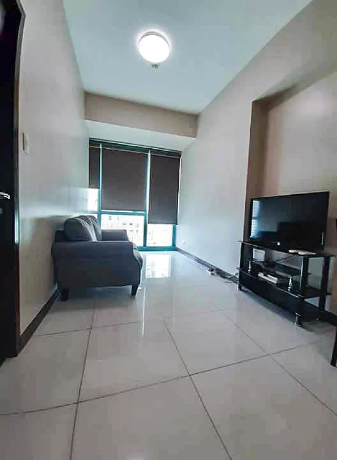 1BR Condo Rent in Eight Forbestown Road BGC Taguig City RH1328103