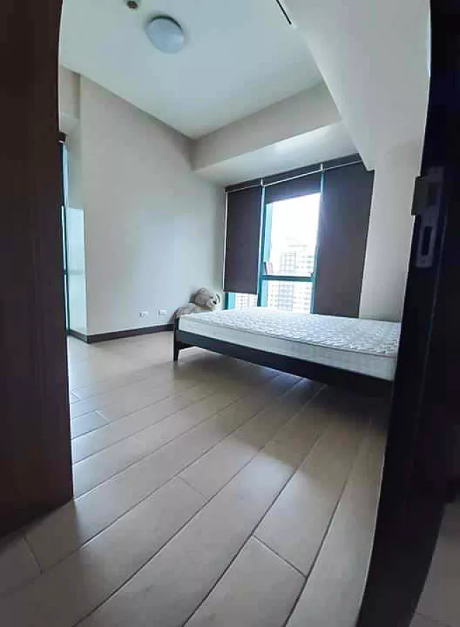 1BR Condo Rent in Eight Forbestown Road BGC Taguig City RH1328109
