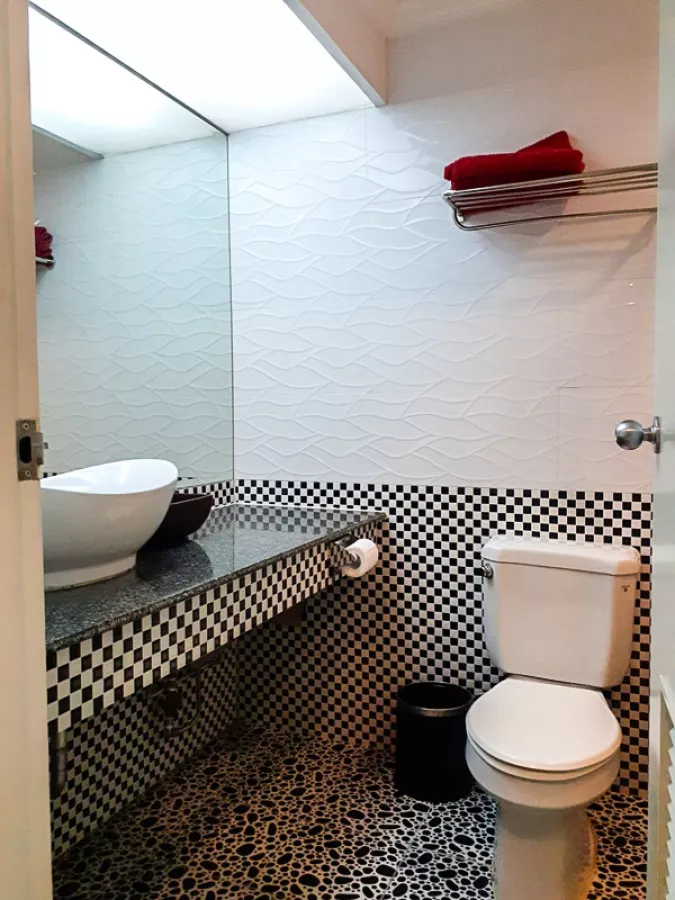 "Studio Condo for Rent in Oxford Suites, Poblacion, Makati City RH18003"05