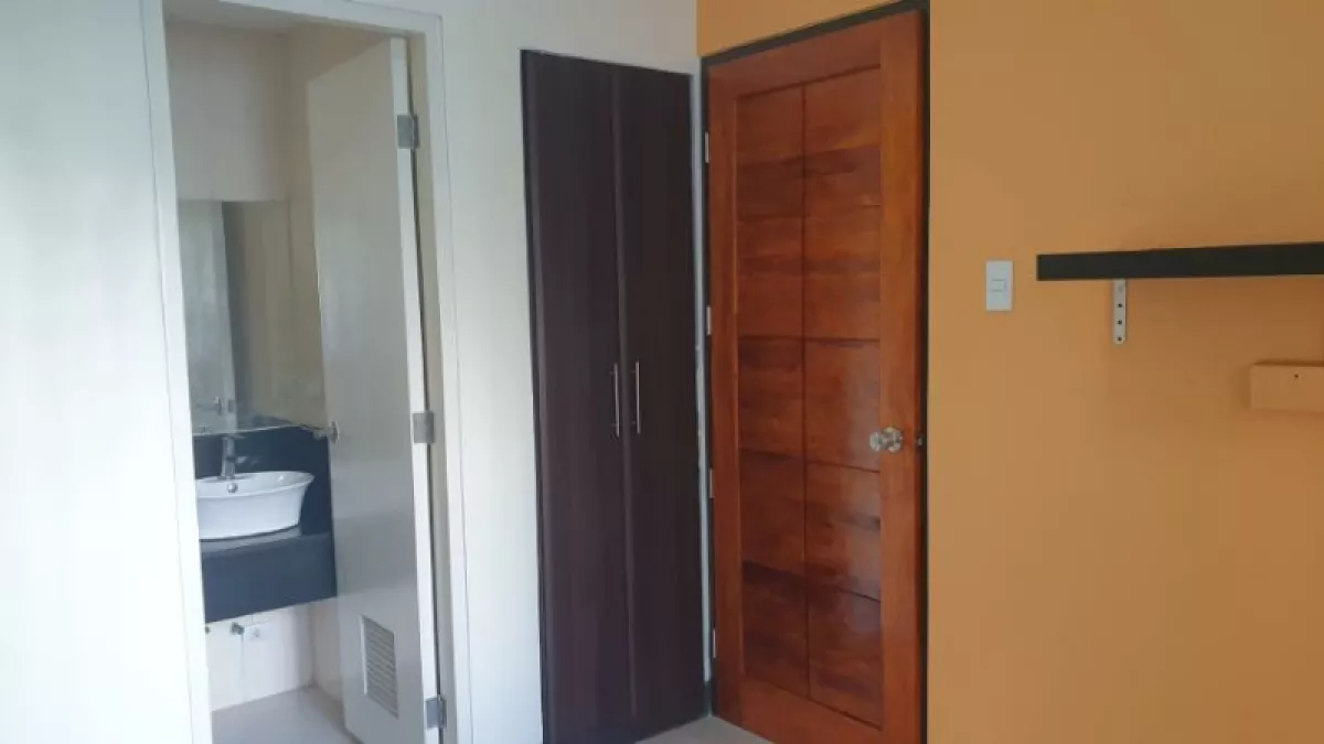 "1-Bedroom Condo Unit in Pinecrest, Newport, Pasay City for Rent"05