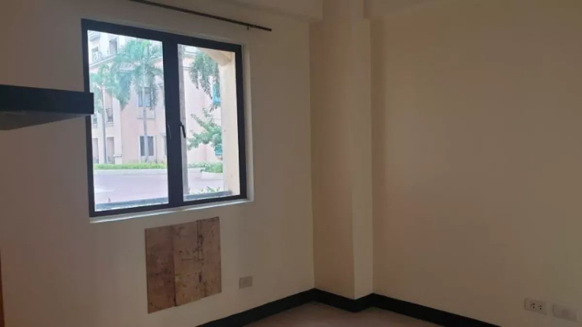 "1-Bedroom Condo Unit in Pinecrest, Newport, Pasay City for Rent"06
