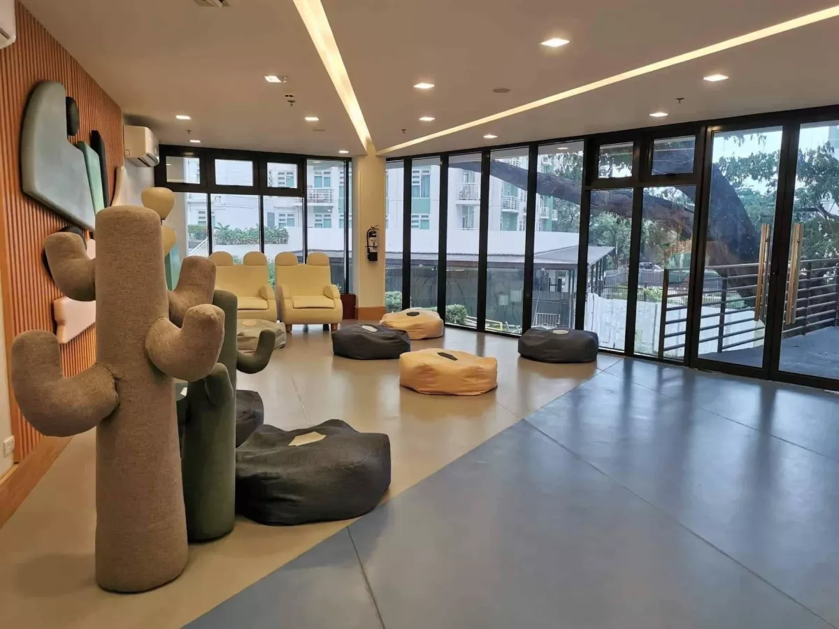"For Rent- 2 Bedroom Unit in Solinea Tower 3, Ayala Cebu with Balcony & Parking."04
