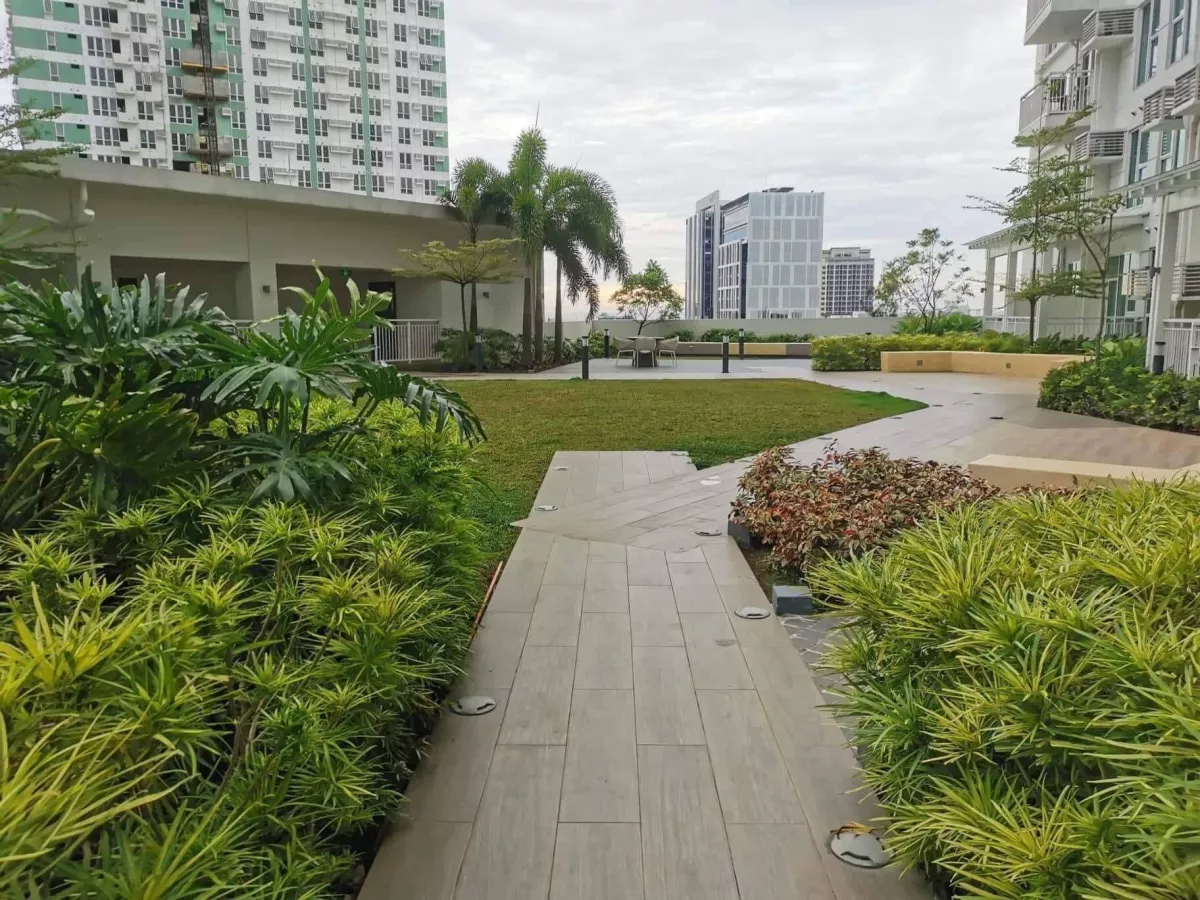 "For Rent- 2 Bedroom Unit in Solinea Tower 3, Ayala Cebu with Balcony & Parking."06