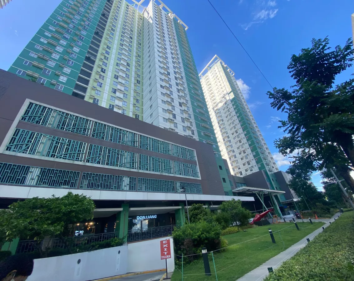 "For Rent - Furnished Studio Condo in Avida Riala, I.T Park, Cebu City."05