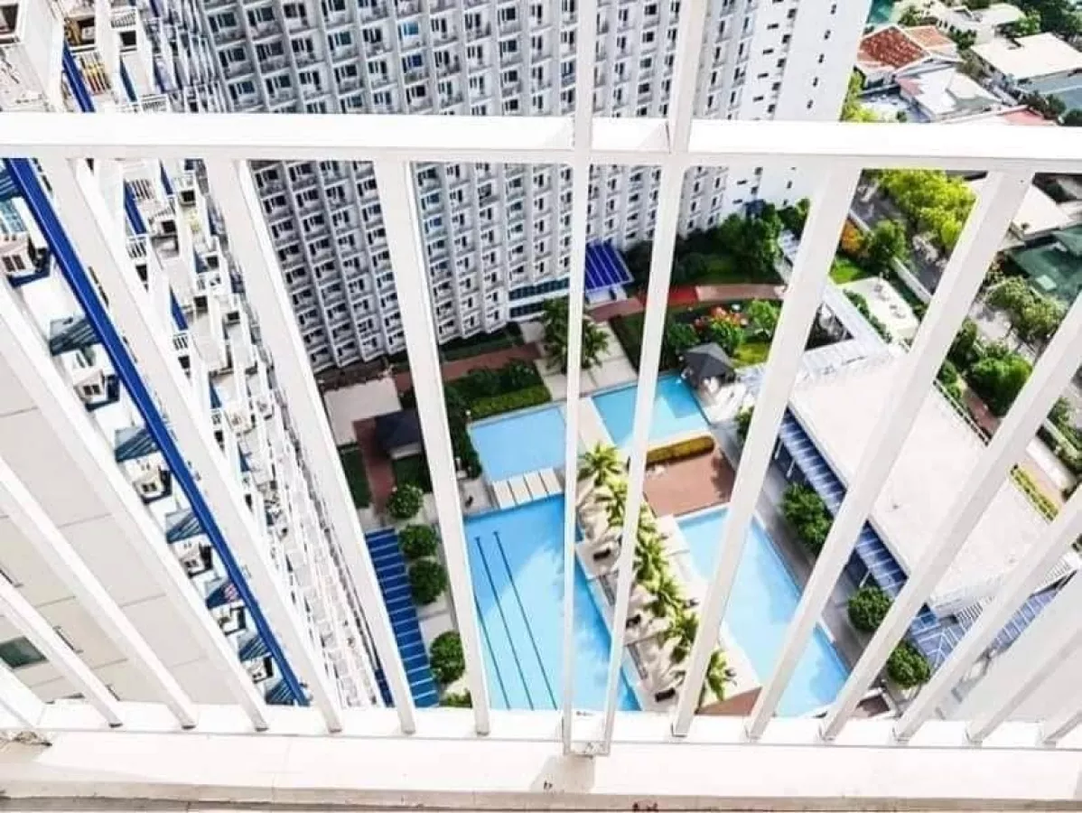 For Rent Fully Furnished One (1) Bedroom Condo Unit with Balcony in Makati City06