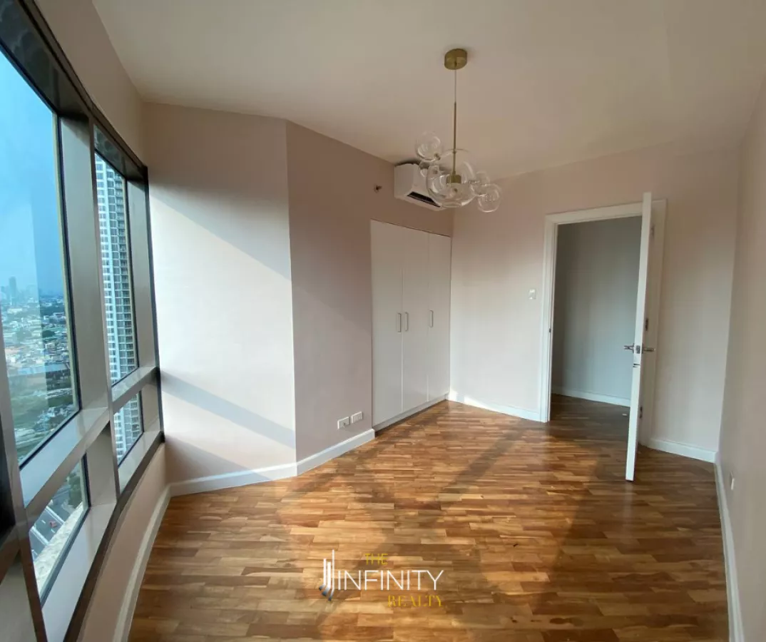 "Semi Furnished 2 Bedroom Condominium for Rent at Joya South, Makati"09