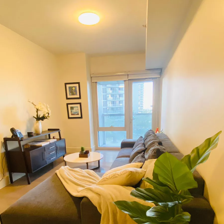 1BR Lincoln Proscenium02