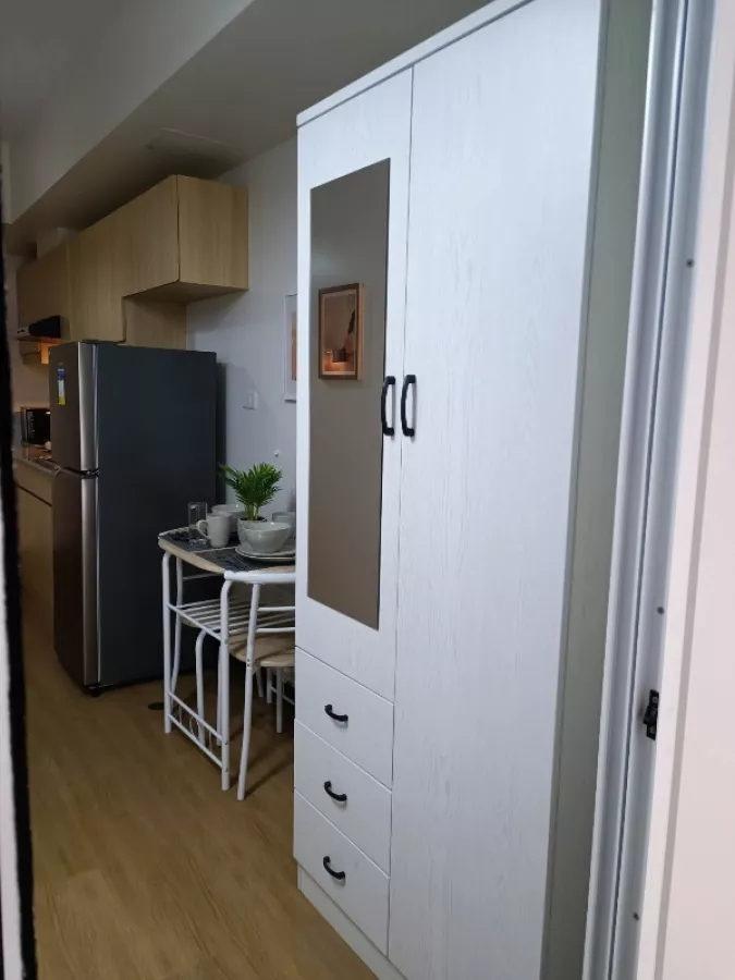 Fully Furnished One Bedroom with Parking (The Atherton-Oak Bldg.)02