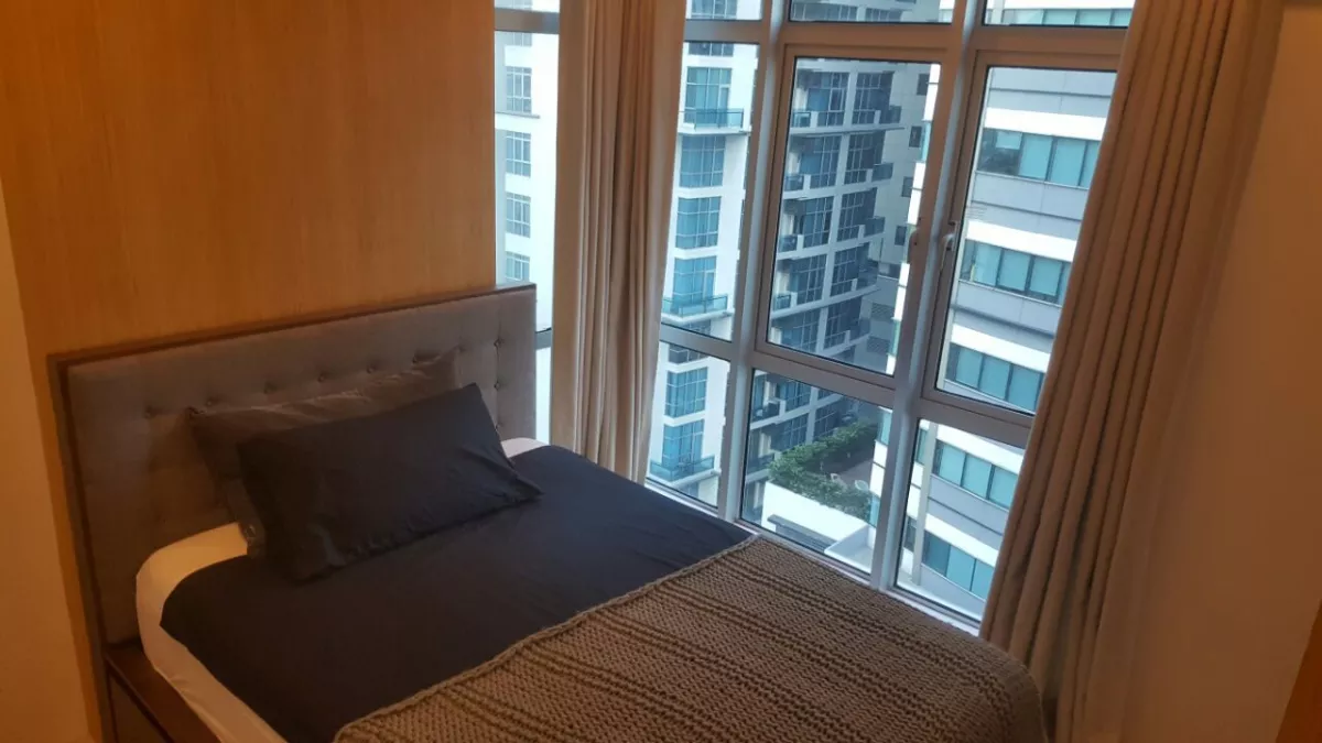 "Luxurious 2 Bedroom Condo Unit at Blue Sapphire Residences, BGC, Taguig City"08