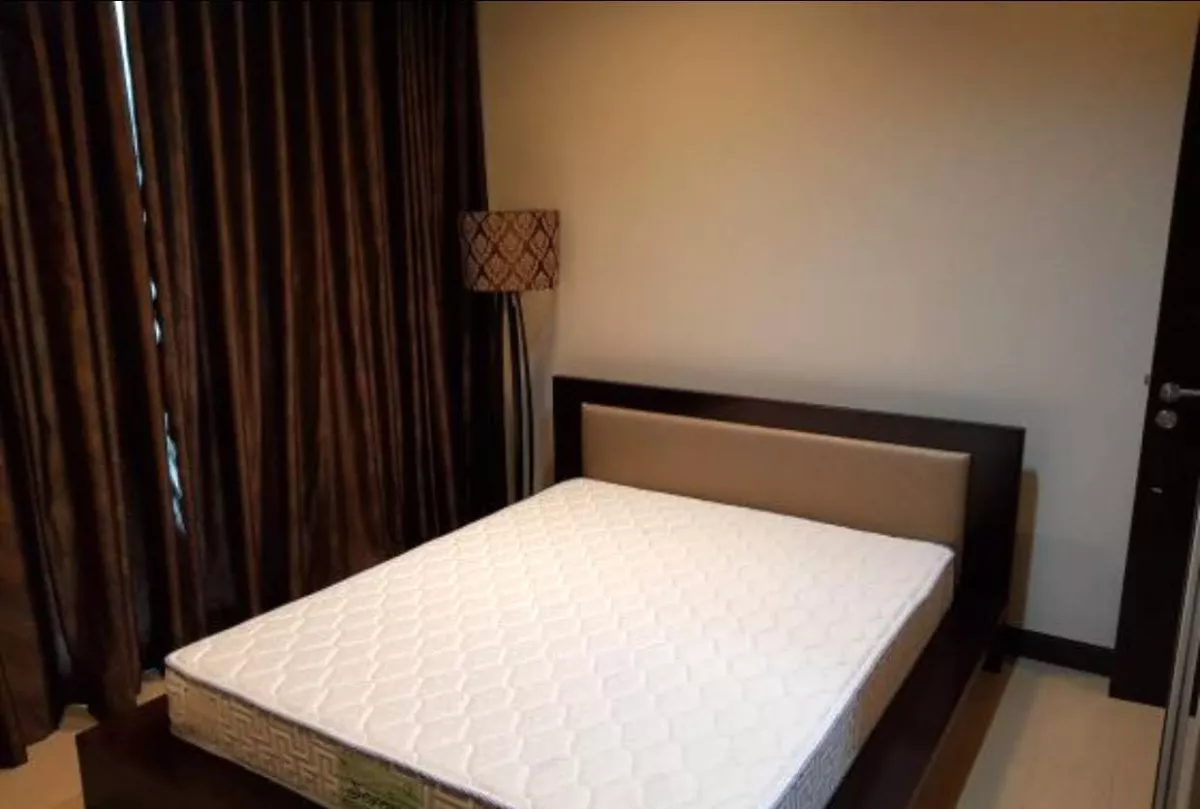 2 bedroom Condo For Rent 8 Forbestown Road Taguig06
