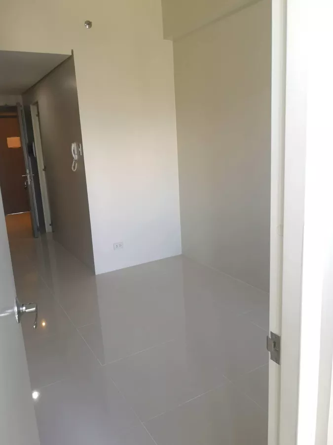 "Studio Unit For Rent at 3Torre Lorenzo, Manila near DLSU, CSB"02