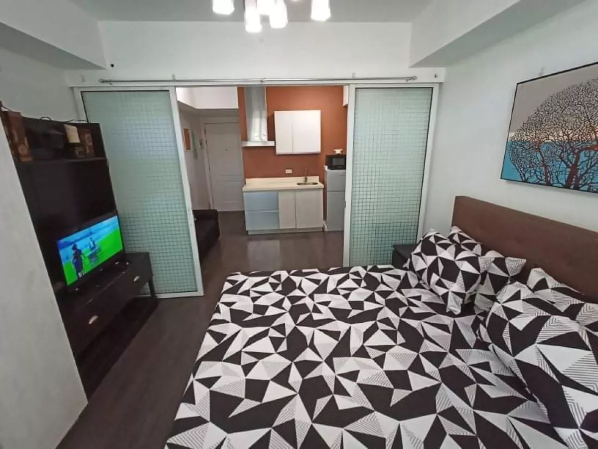 "Azure St Tropez 1-BR City View Condo For Rent at Bicutan, Parañaque City"05