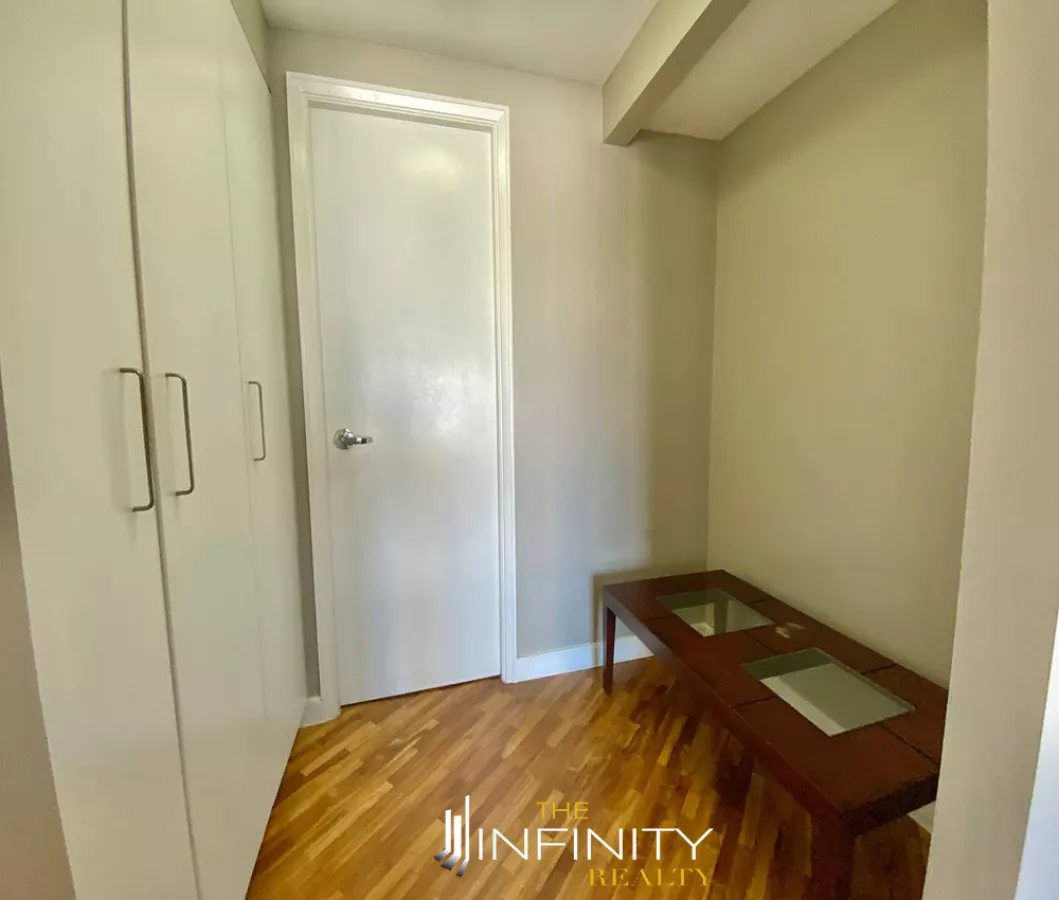 For Lease 1 Bedroom in Joya South Rockwell Makati04