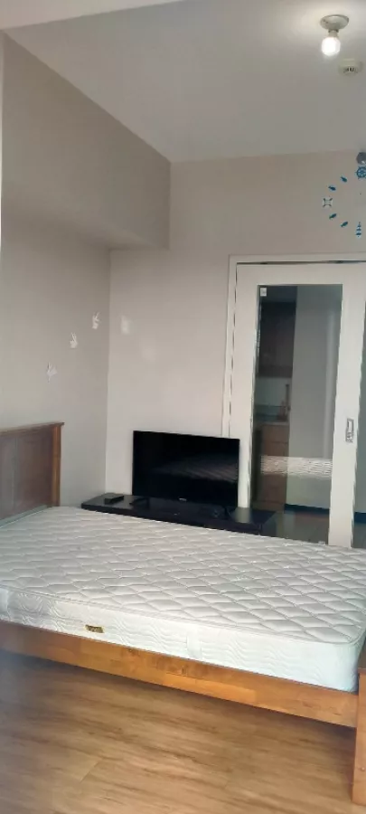 Semi Furnished One Bedroom For Lease04