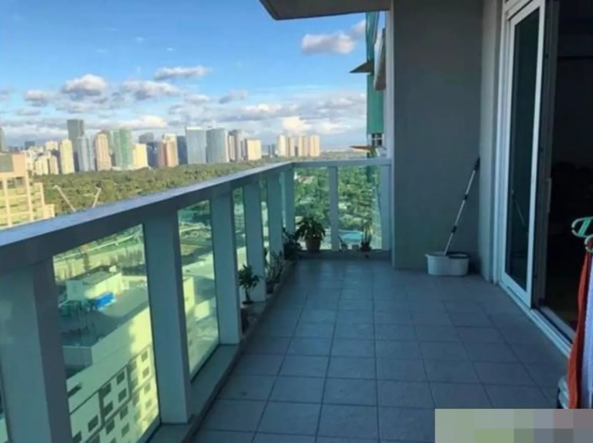 1 Bedroom Semi Furnished Unit with Balcony at Park Terraces Makati03