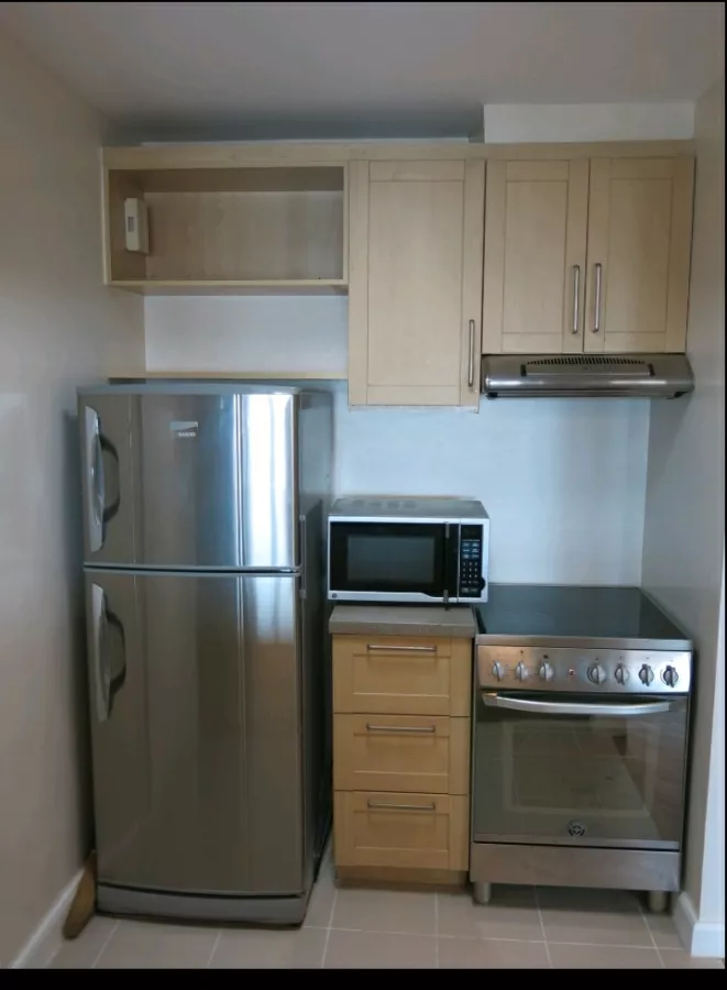 2BR Condominium Unit for Rent in South Joya Rockwell Makati02