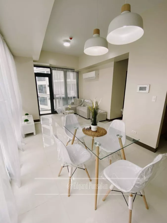 "2 Bedroom Condominium with Balcony in Florence, Mckinley Hill for Rent"06