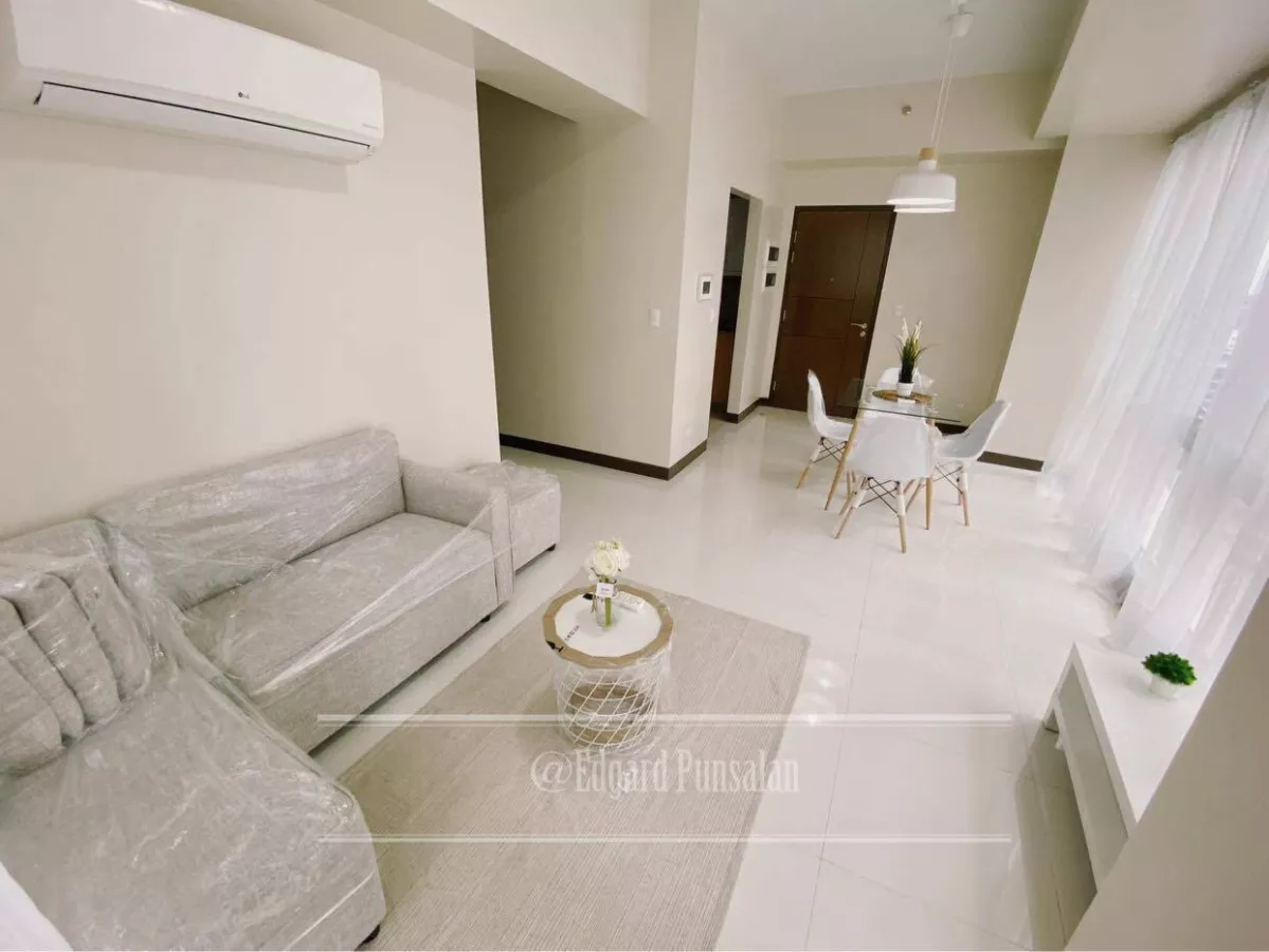 "2 Bedroom Condominium with Balcony in Florence, Mckinley Hill for Rent"07