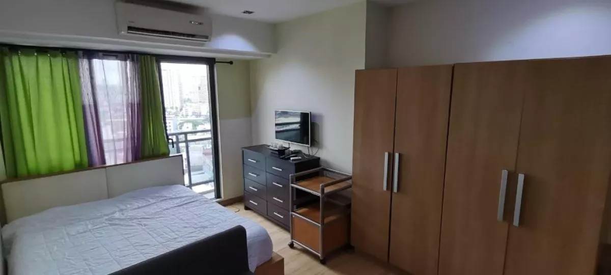 "27 sqm Studio Unit For Rent in Knightsbridge Residences, Makati City"03
