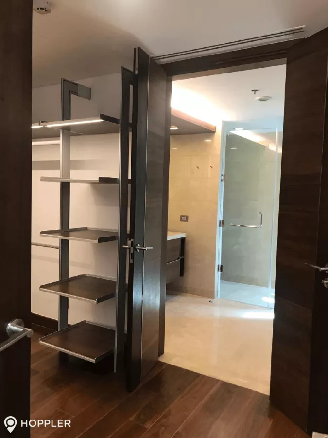 "3BR Condo for Rent in Two Roxas Triangle, Salcedo Village, Makati - RR3075381"06