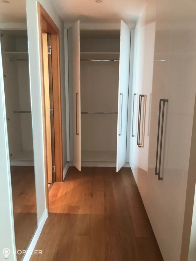 "2BR Condo for Rent in Park Terraces, San Lorenzo Village, Makati - RR2064981"08