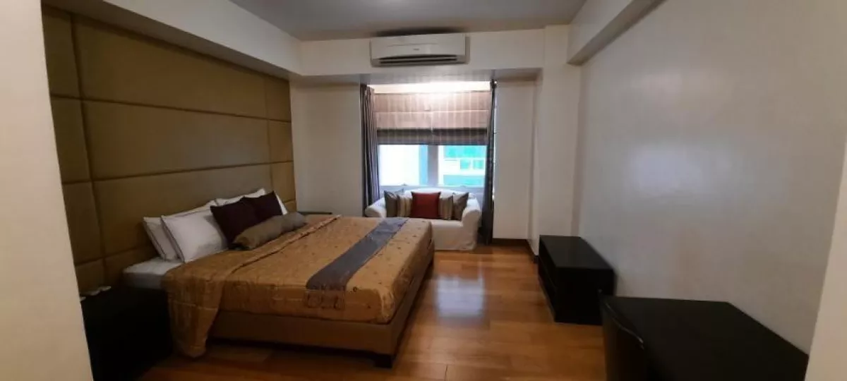 "One Serendra, Taguig City, 1 Bedroom Condominium unit for Rent"05
