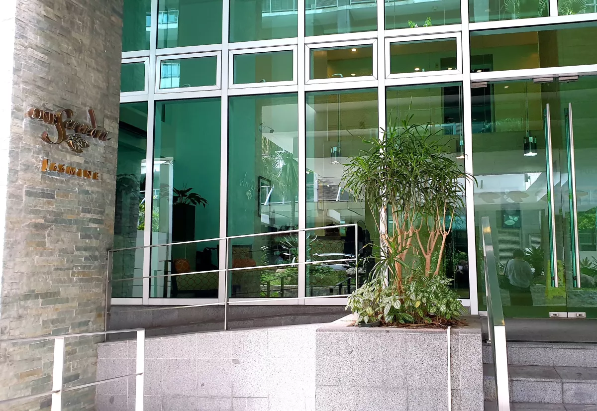 "One Serendra, Taguig City, 1 Bedroom Condominium unit for Rent"09