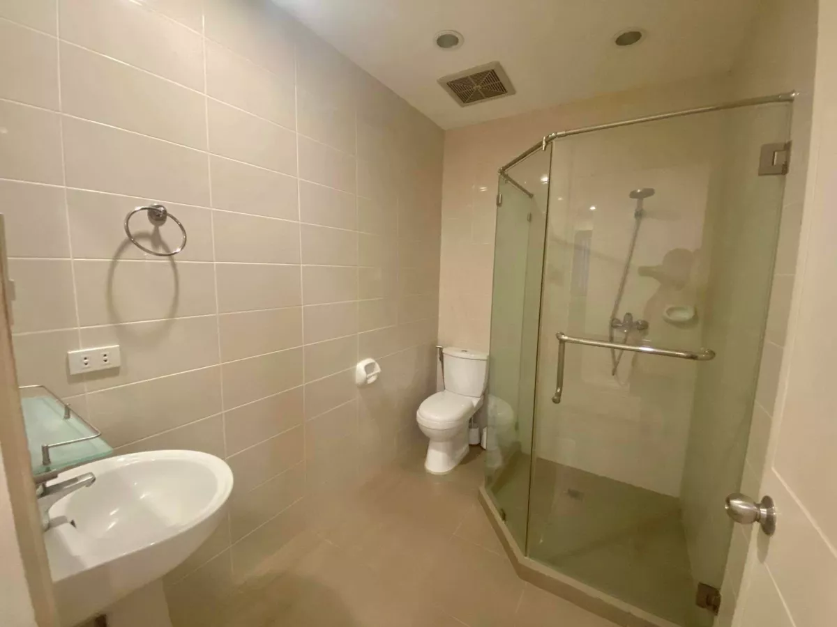 "FOR RENT - Best Rate! Large 2Bedroom Condo, area size 135sqm in Banilad, Cebu."07