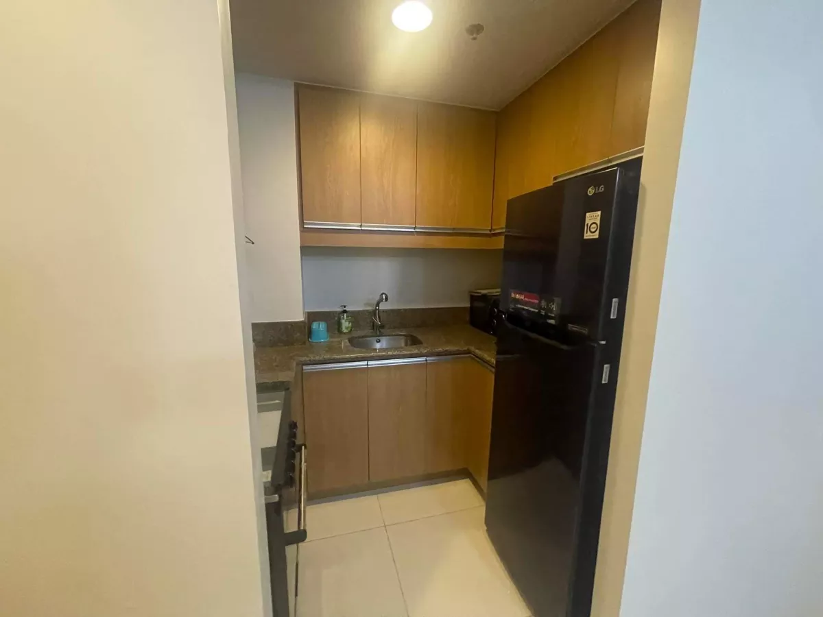 Luxurious 2 Bedroom Condominium For Rent In Taguig02