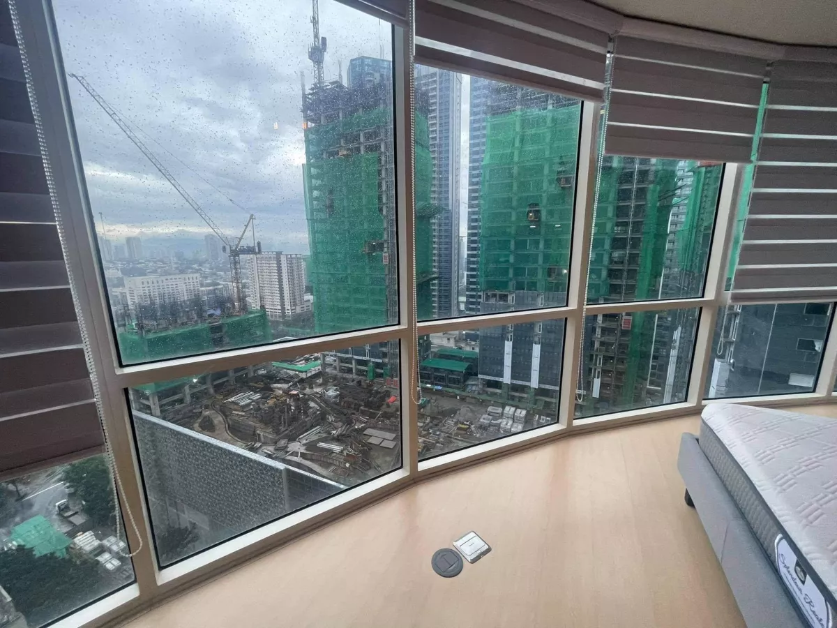 Luxurious 2 Bedroom Condominium For Rent In Taguig04