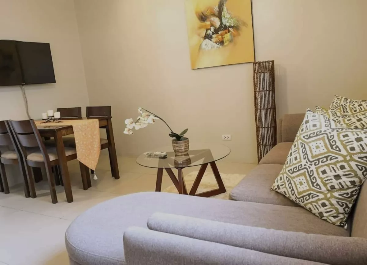 "For Rent- Modern 1BR Condo Overlooking Pool in Midori, Banilad, Cebu w/  Parking"04