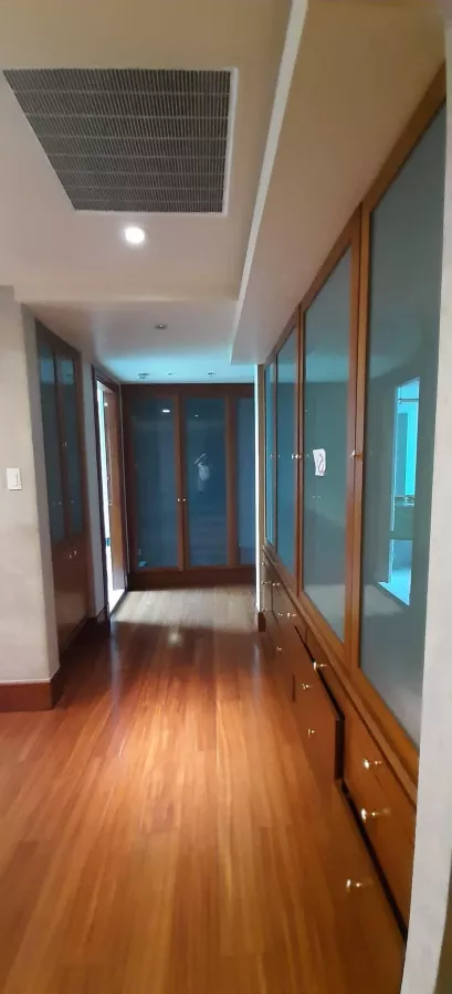 "One Roxas Triangle, Makati City Condominium Penthouse For Rent"06