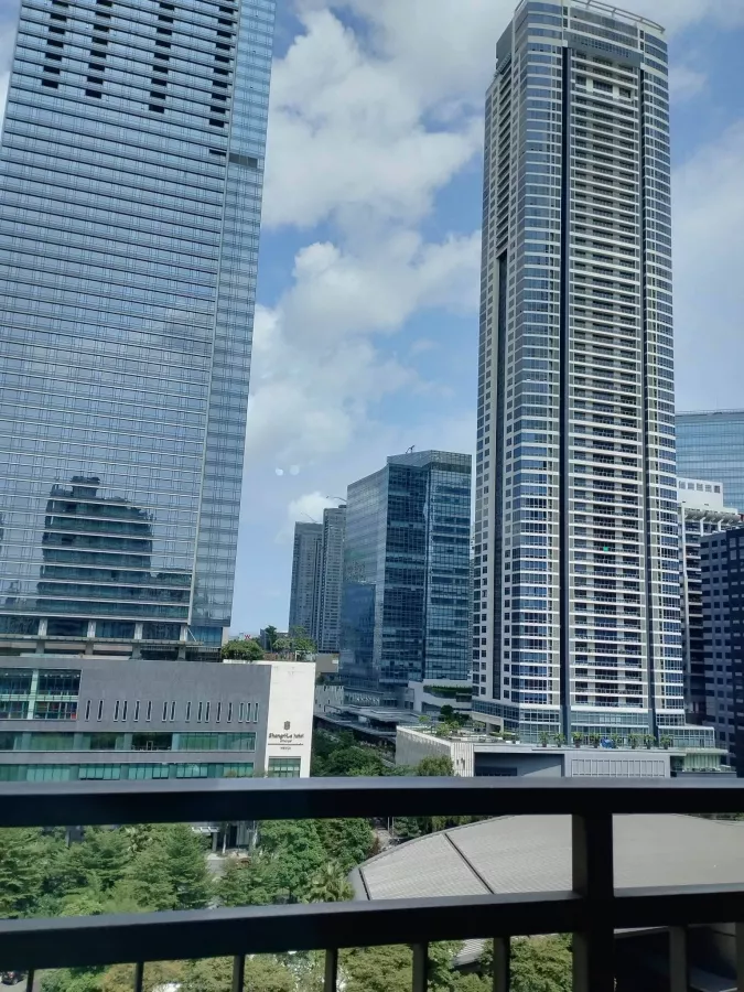 "1 Bedroom Loft for Rent Condo The Fort Residences, BGC, Taguig"06