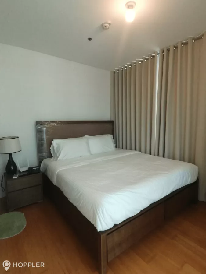 "2BR Condo for Rent in Park Terraces, San Lorenzo Village, Makati - RR3030681"04