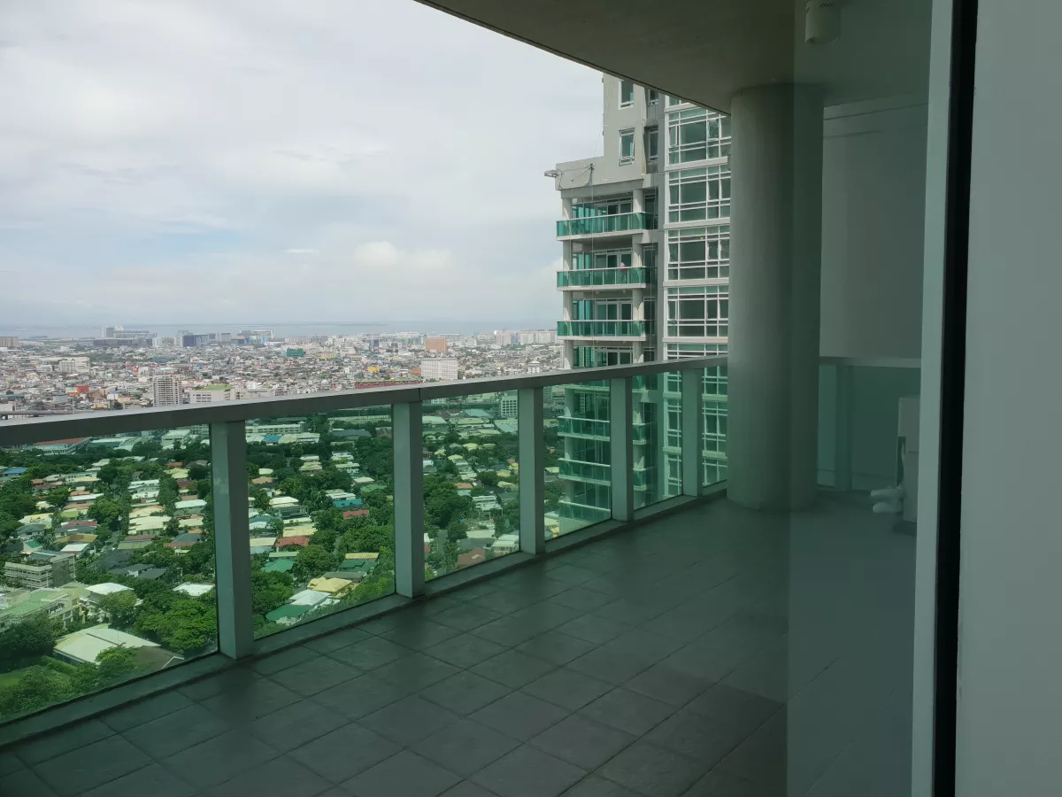 Park Terraces Three Bedroom Condo Rent Ayala Center Makati City02