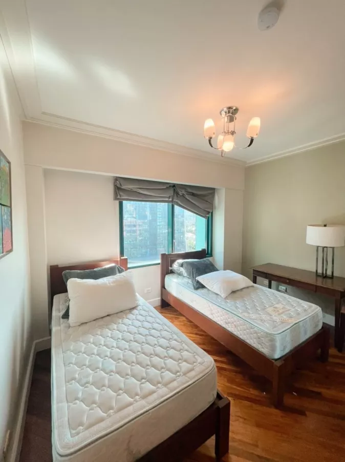 "Newly Furnish 3BR Condominium unit at Hidalgo Place, Rockwell, Makati"08