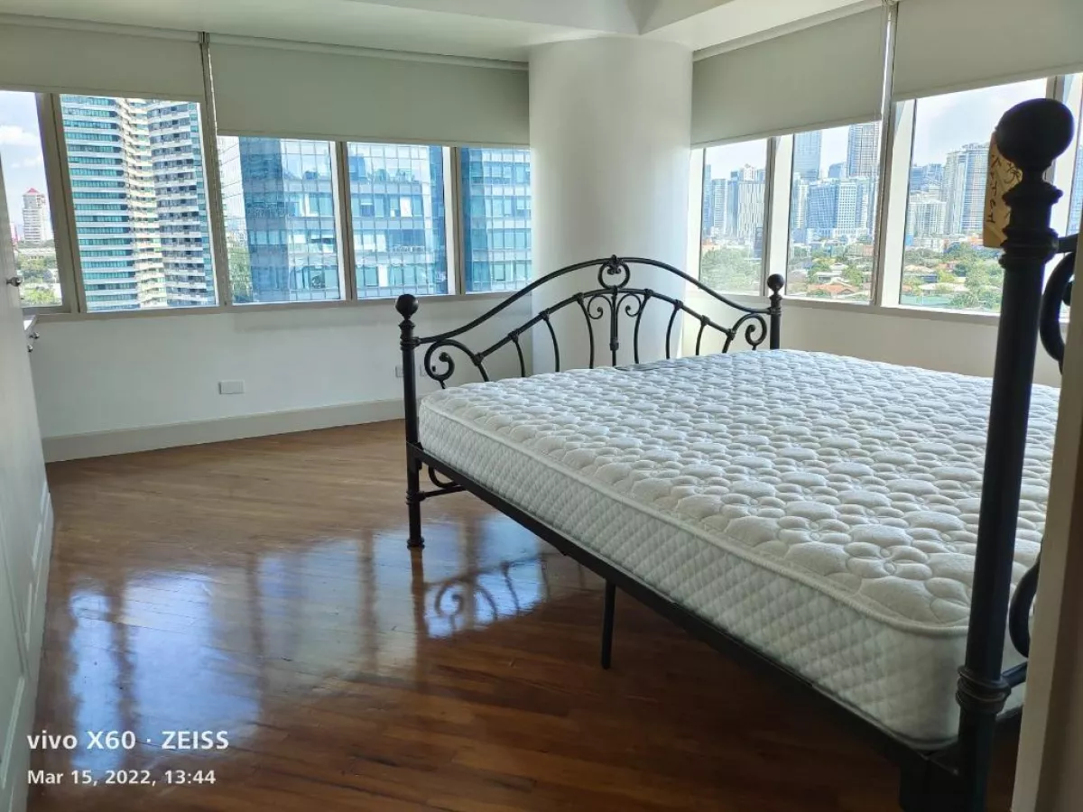 3 bedroom Hidalgo Place condo for rent Rockwell Makati04