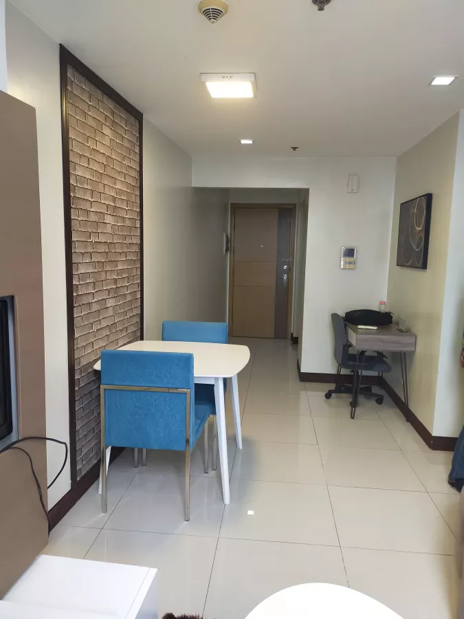 "Fully Furnished One Bedroom Fo Rent, One Central Condominium, Megaworld Makati"03