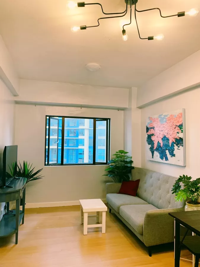 Fully Furnished 1 Bedroom for rent in Forbeswood Heights BGC02