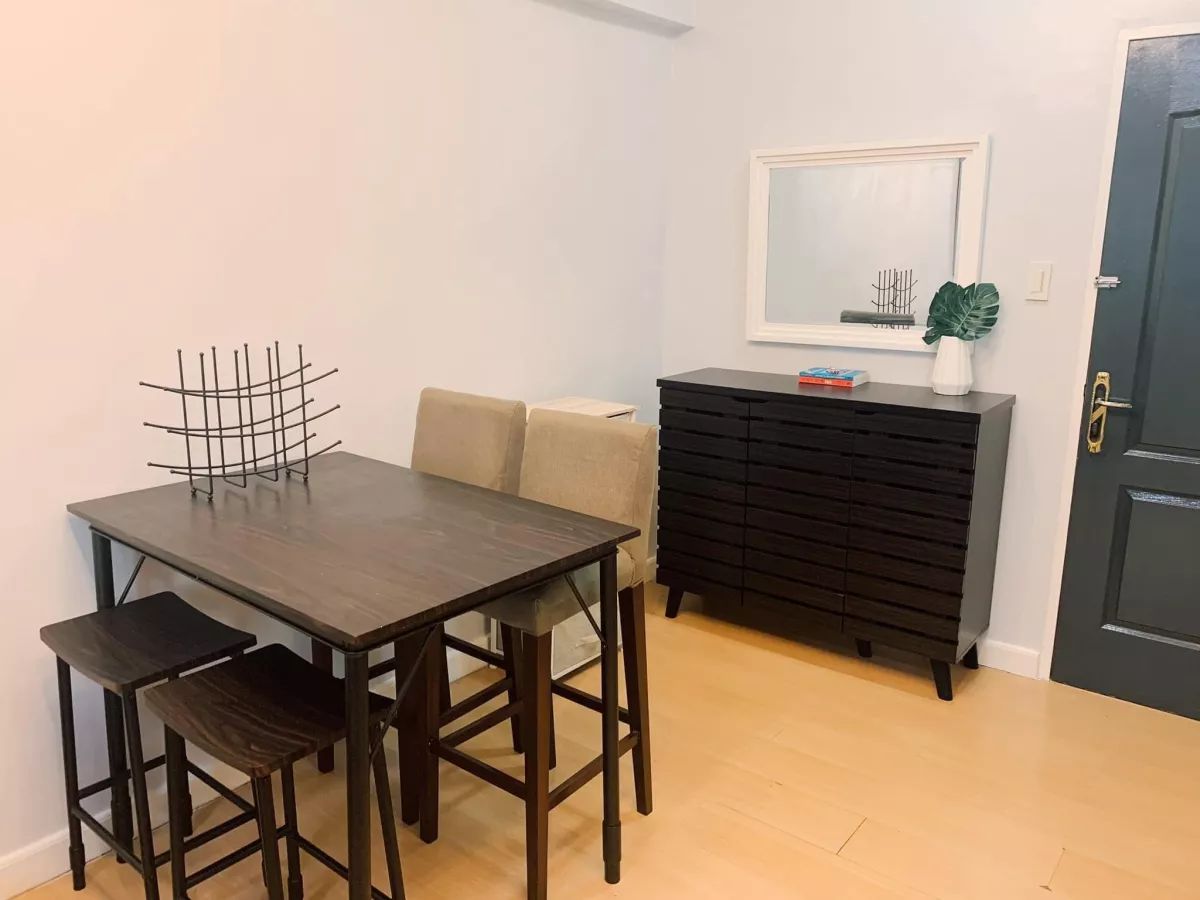 Fully Furnished 1 Bedroom for rent in Forbeswood Heights BGC04