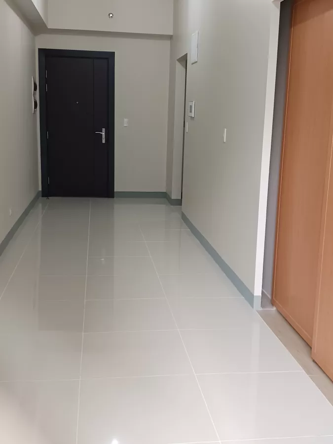 1BR Condominium with Balcony Uptown Parksuites 2 Taguig For Rent07
