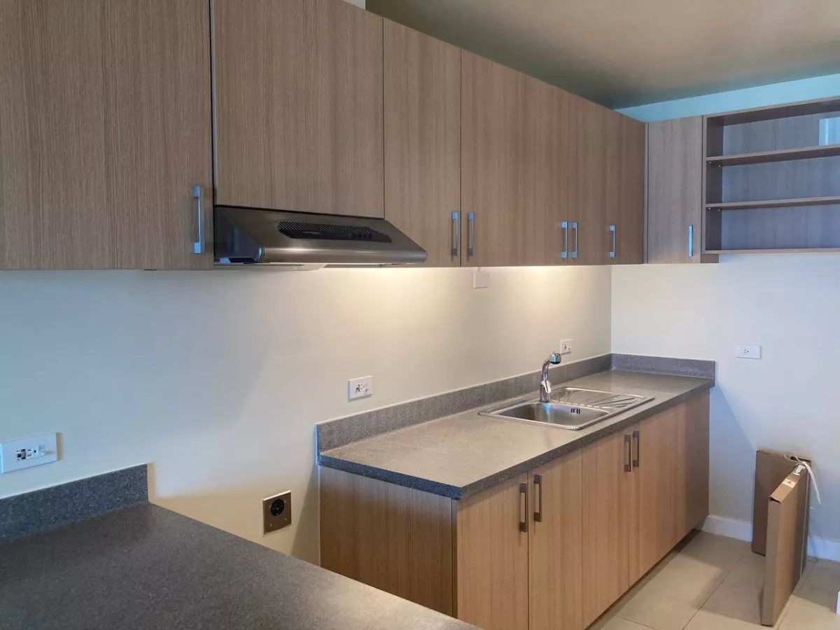 For Rent 1BR The Grove04