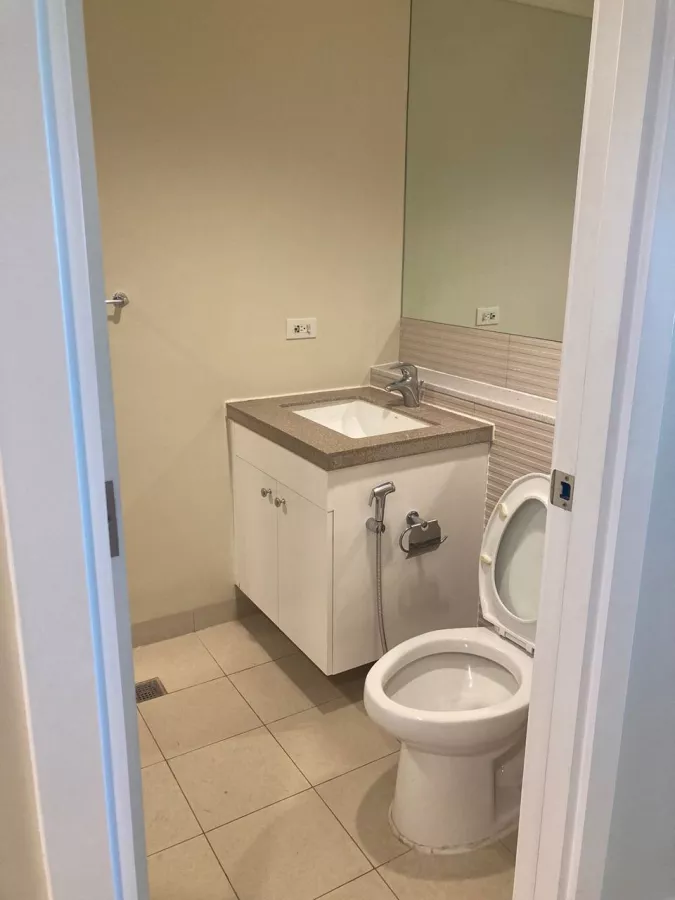 For Rent 1BR The Grove05